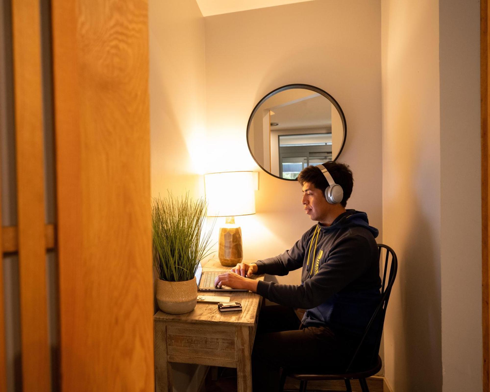 Alpenglow Lodge Bear Wonder One Bedroom By Mva ウィスラー エクステリア 写真